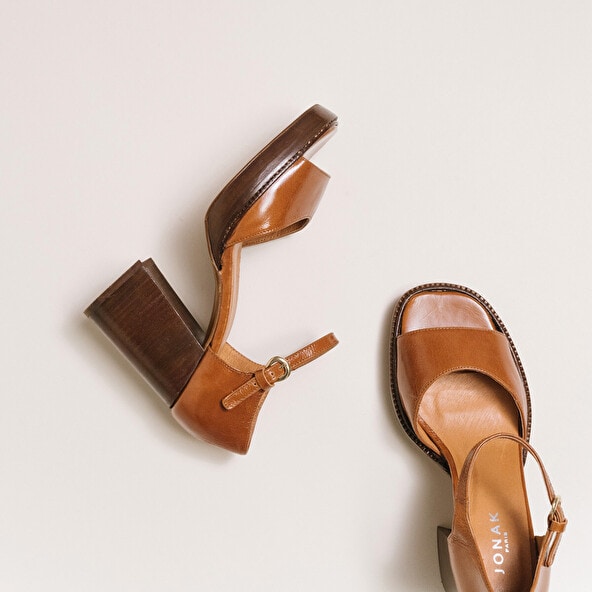 Open-toe high-heels in whisky leather