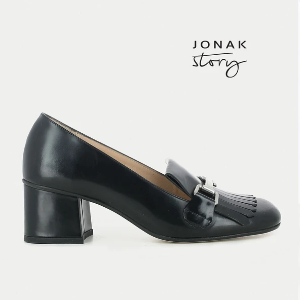 Black moccasins with heel, bit-style bar and fringed tab | VALVI