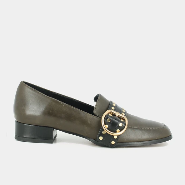 Low-heeled khaki leather moccasins | CRUISE