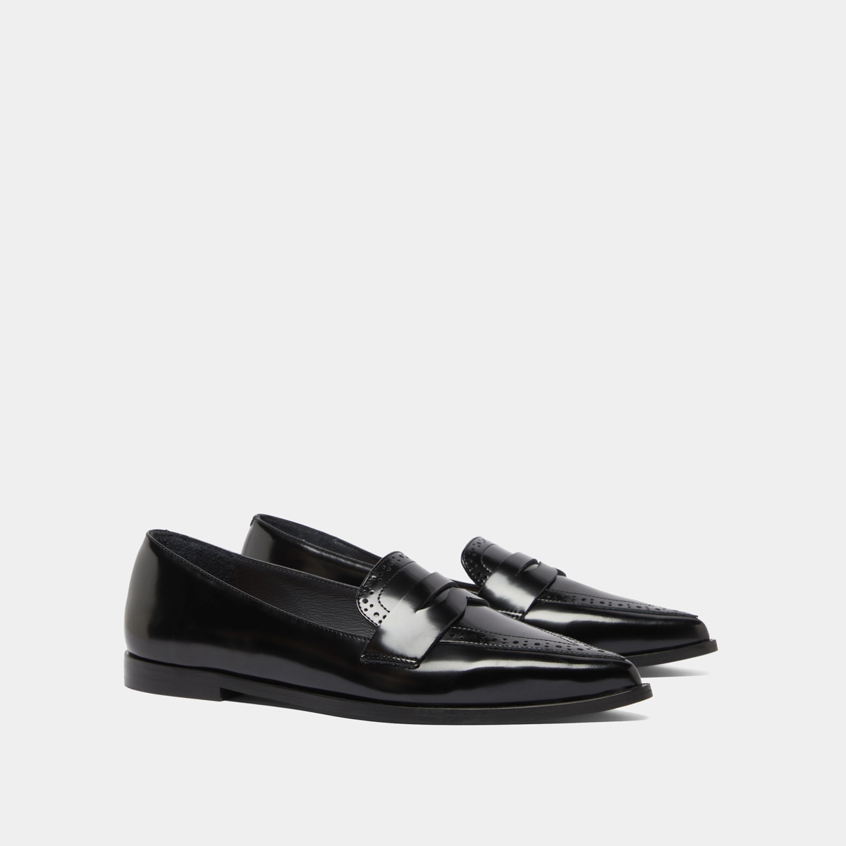 Loafers with pointed toes in black glazed leather | DALINA