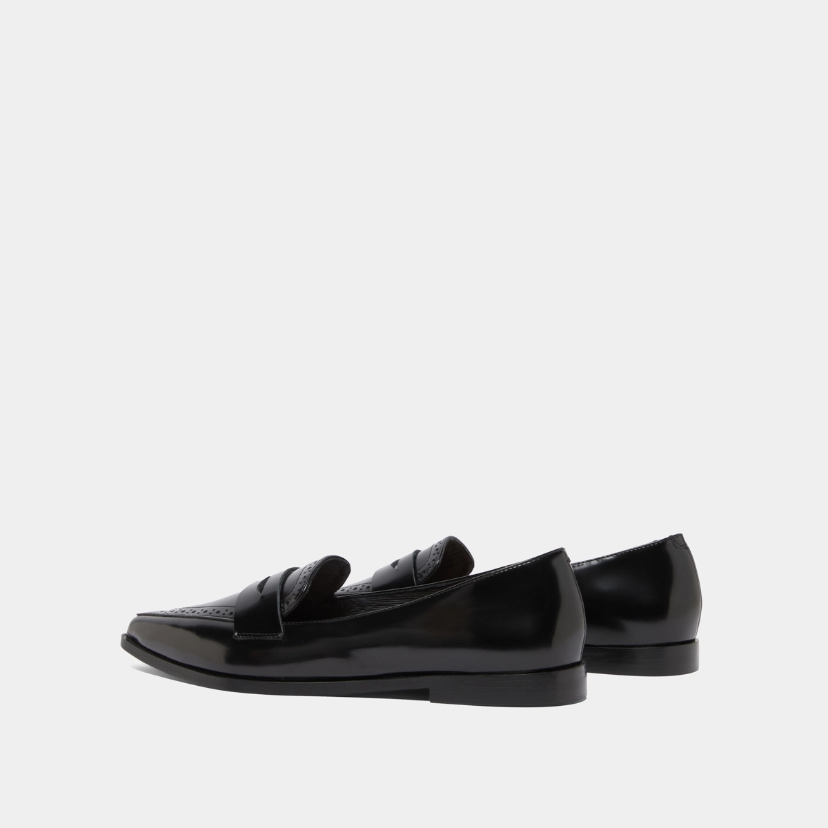 Loafers with pointed toes in black glazed leather | DALINA