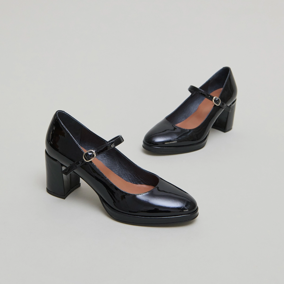 Heeled Mary Jane in black patent | DEBRE