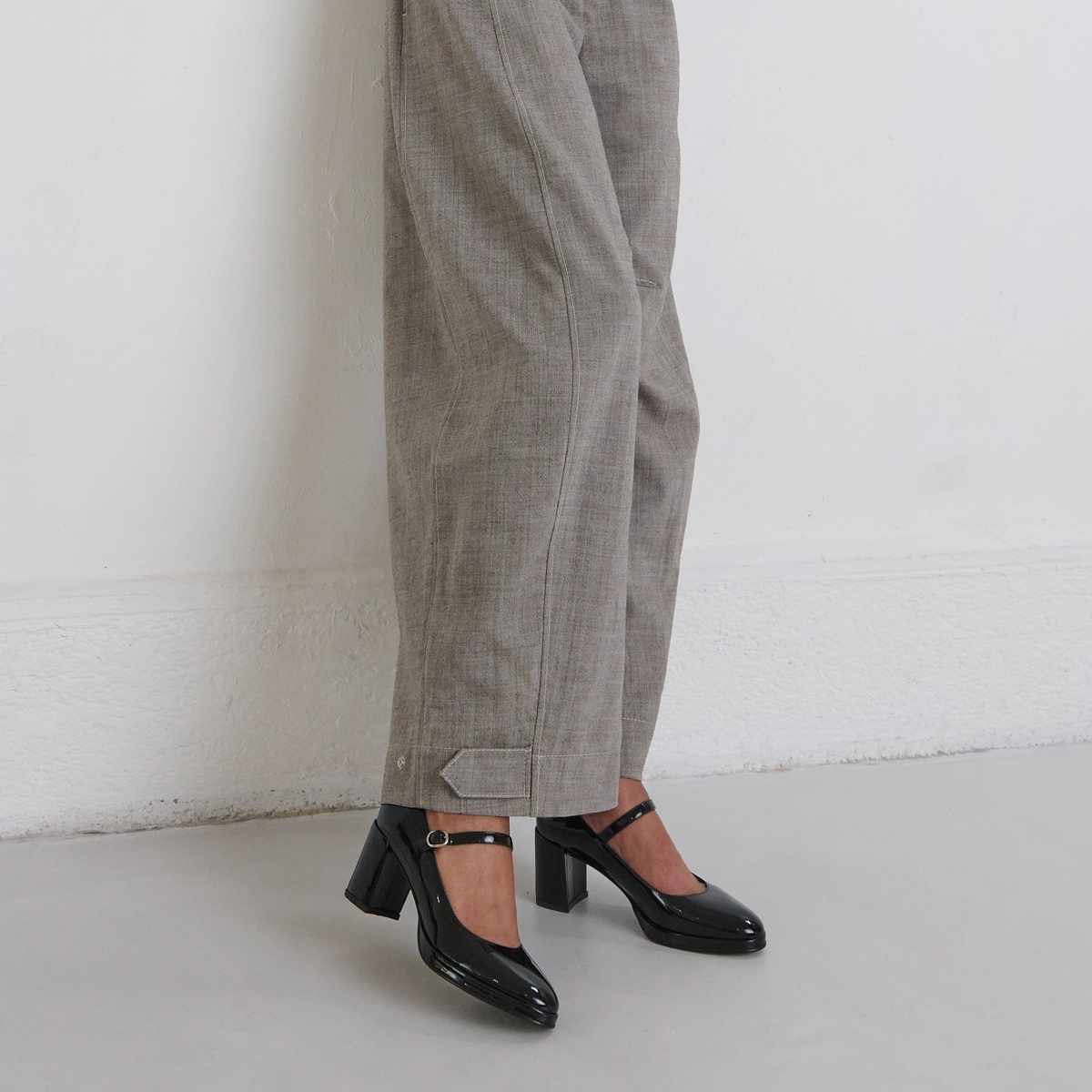 Heeled Mary Jane in black patent | DEBRE
