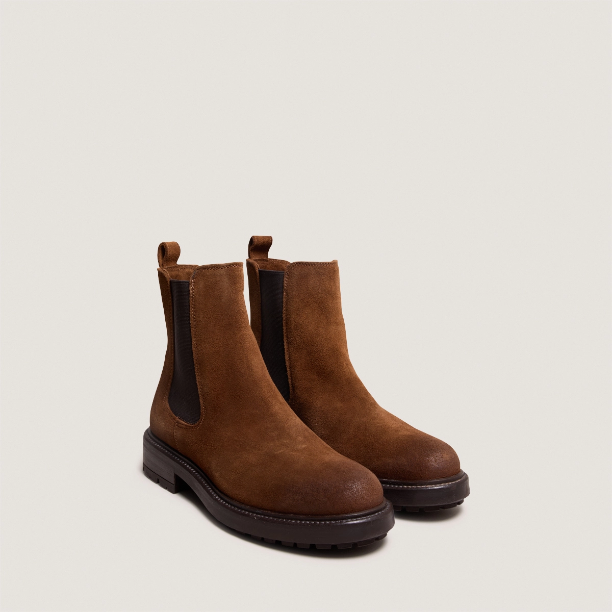 Lowboots with elastic straps and notched soles in cognac suede | CELINA