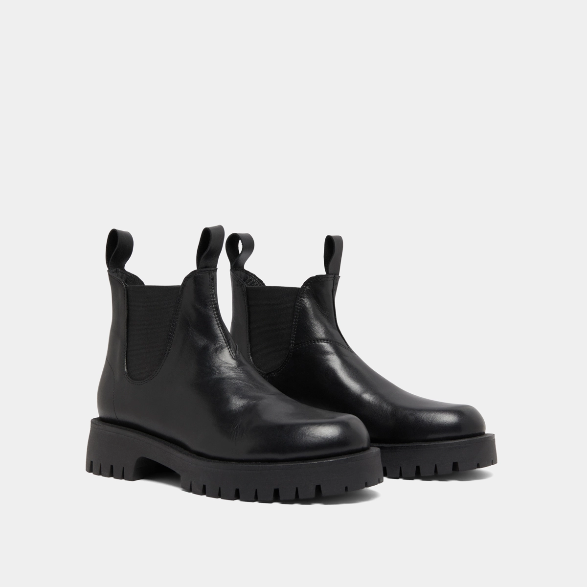 Lowboots with notched soles in black leather | ROCHE