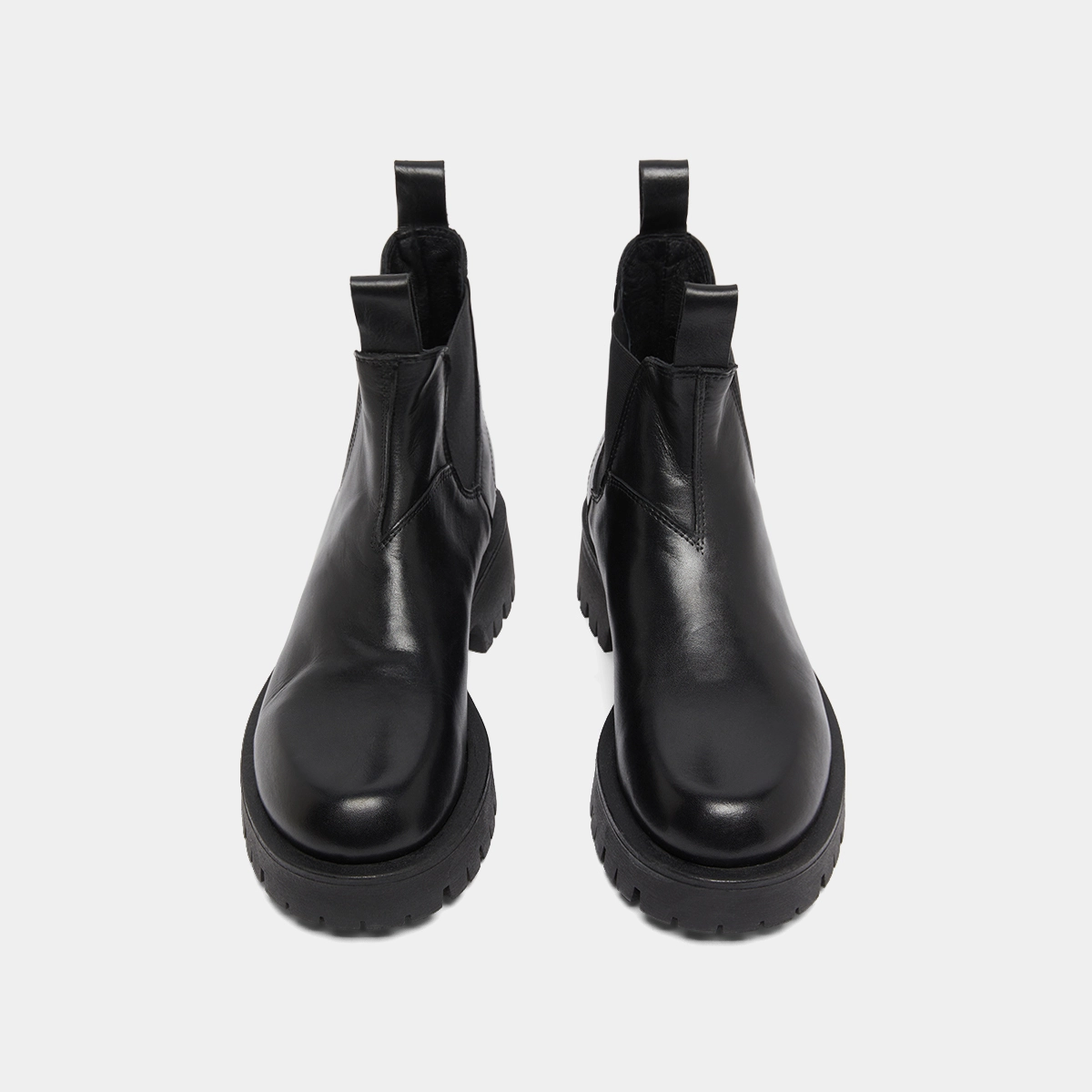 Lowboots with notched soles in black leather | ROCHE