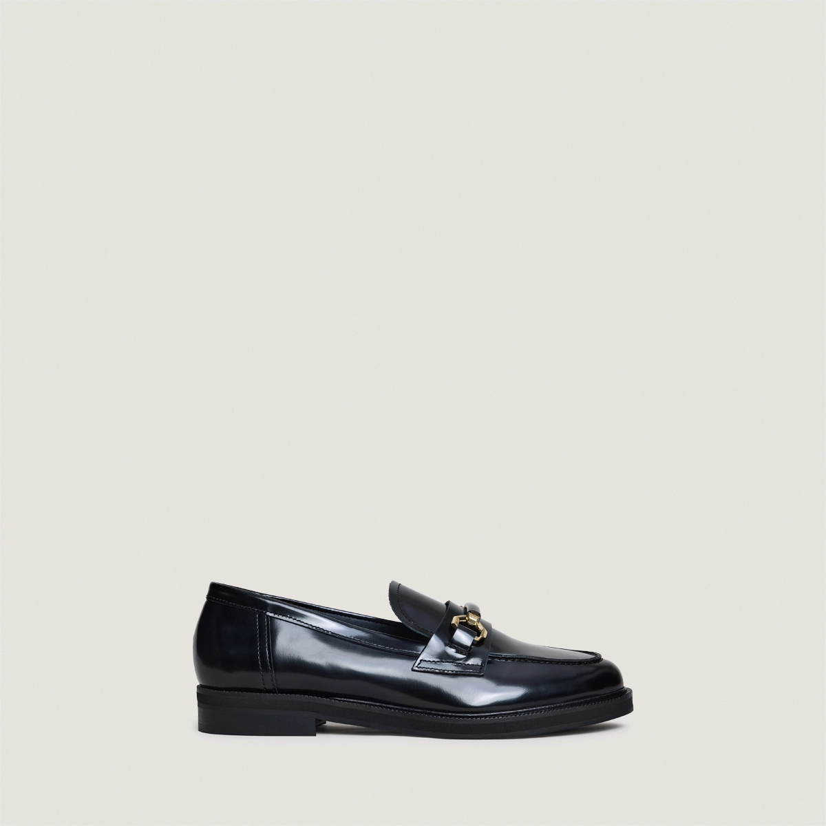 Loafers with gold bits in black glazed leather | DROP