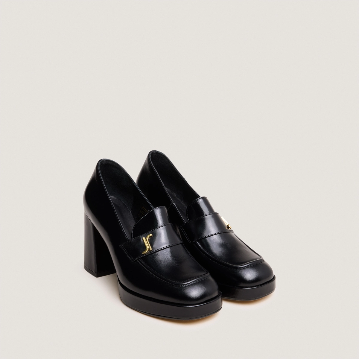 Monogrammed loafers in black leather | VIOLON