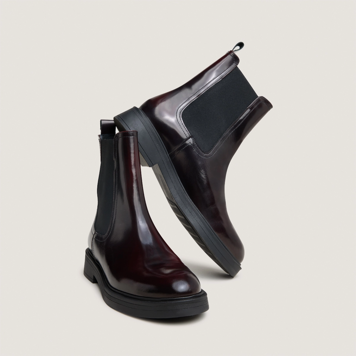 Lowboots with pointed toes in burgundy patinated leather | AGEN