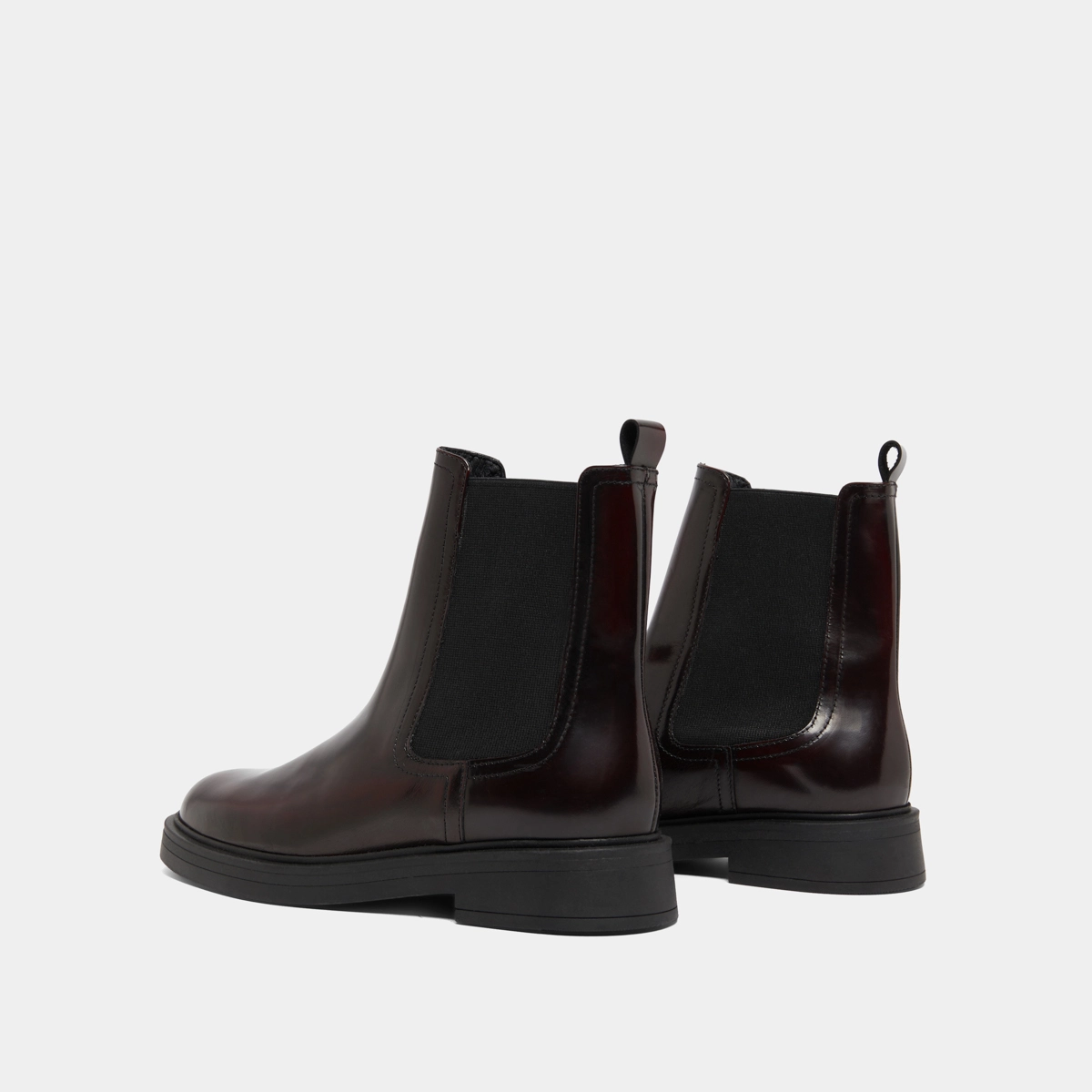 Lowboots with pointed toes in burgundy patinated leather | AGEN