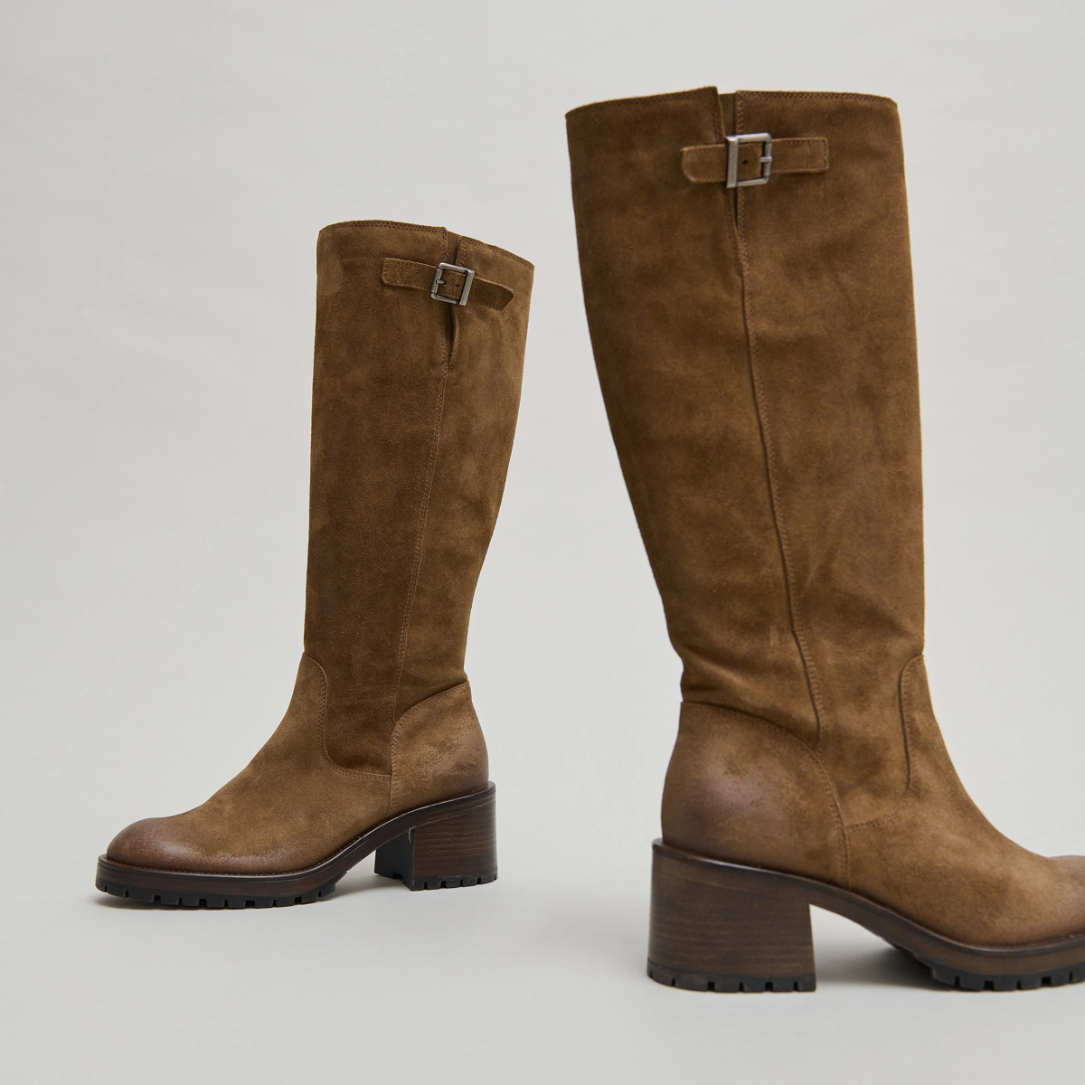 Boots with notched soles in taupe suede | CECILIEN