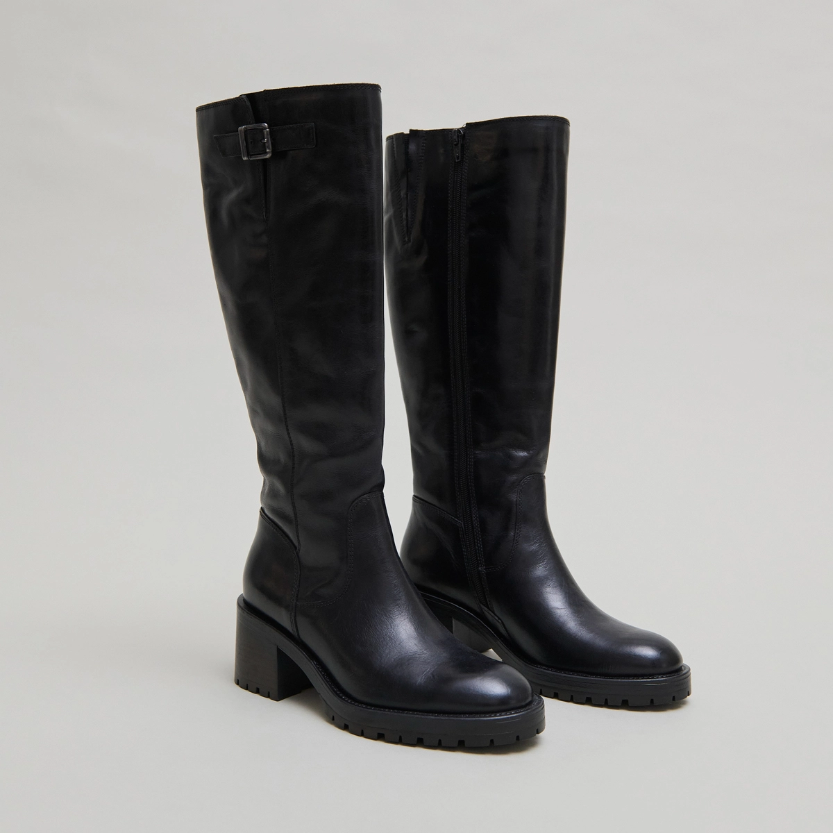 Boots with notched soles in black leather | CECILIEN
