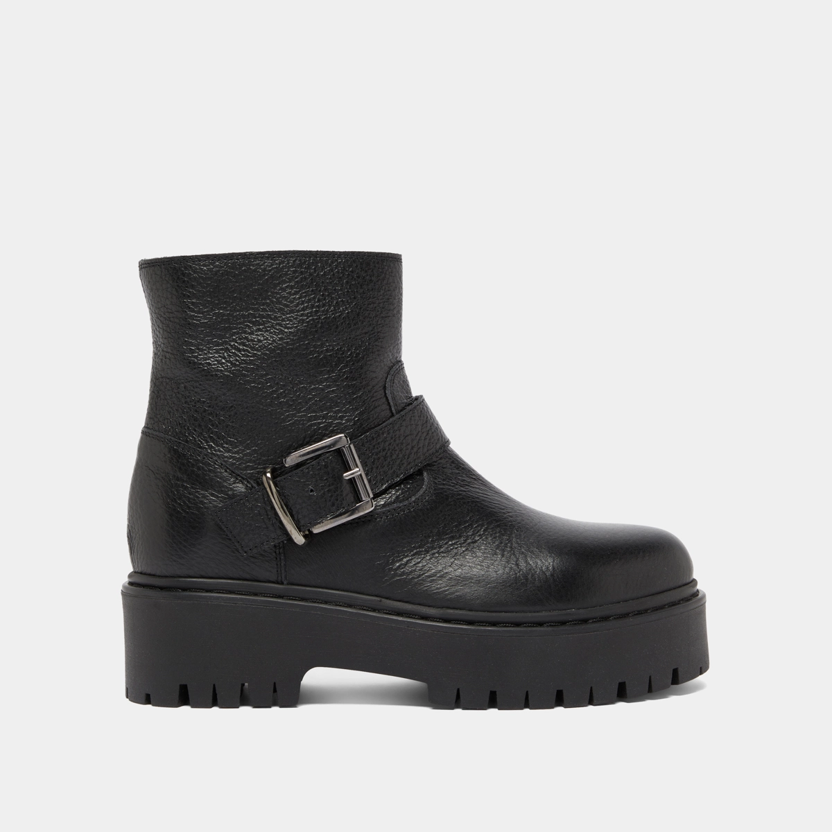 Lowboots with notched soles and buckles in black grained leather | RANA