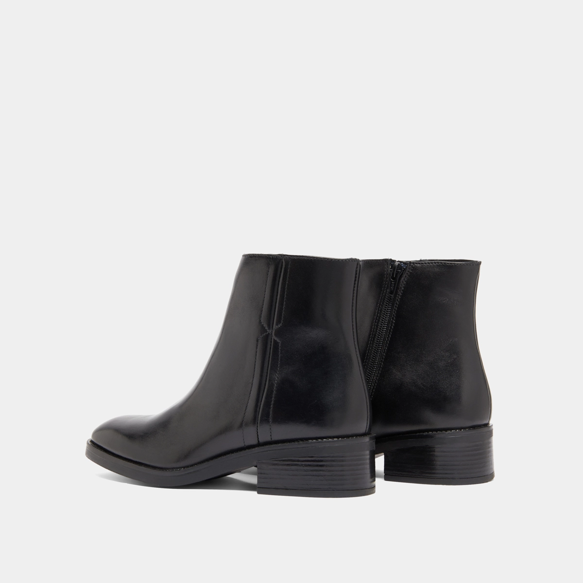 Lowboots with elastics in black leather | GAB
