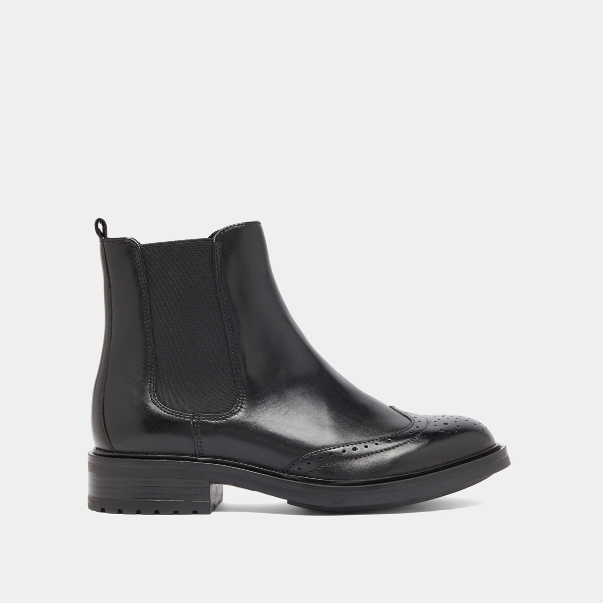 Lowboots with elastic straps and openwork details in black leather | GADDY