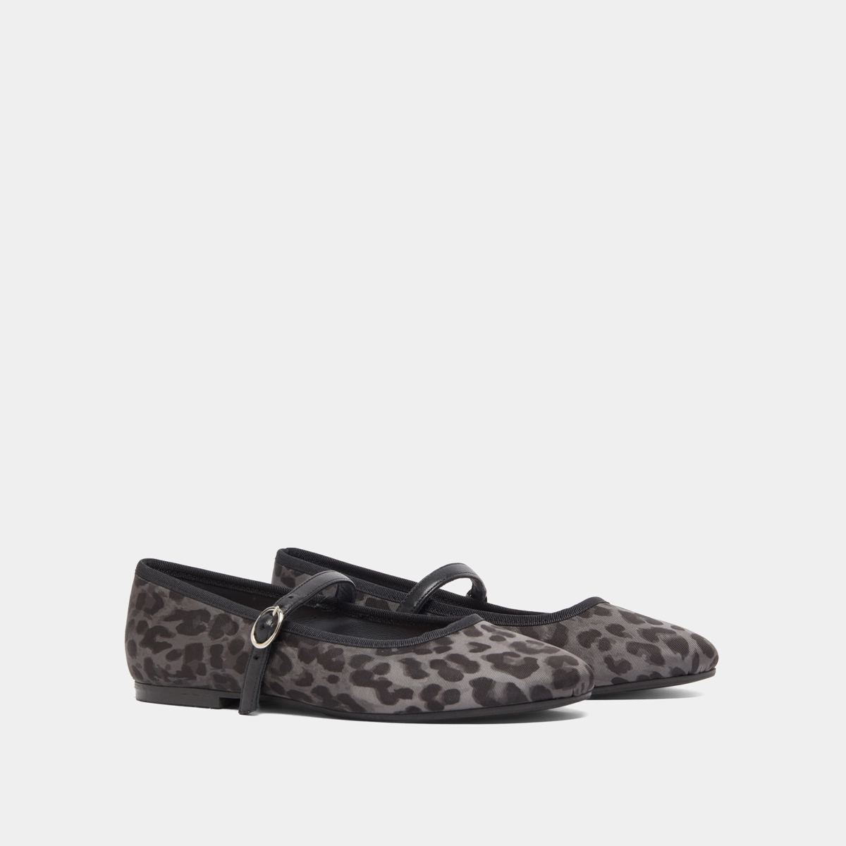 Ballet flats with strap in grey leopard textile | DOUCEUR