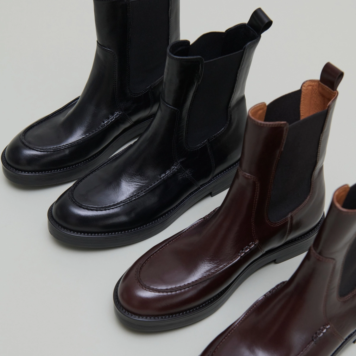 Lowboots with elastics in black leather | ALLAN