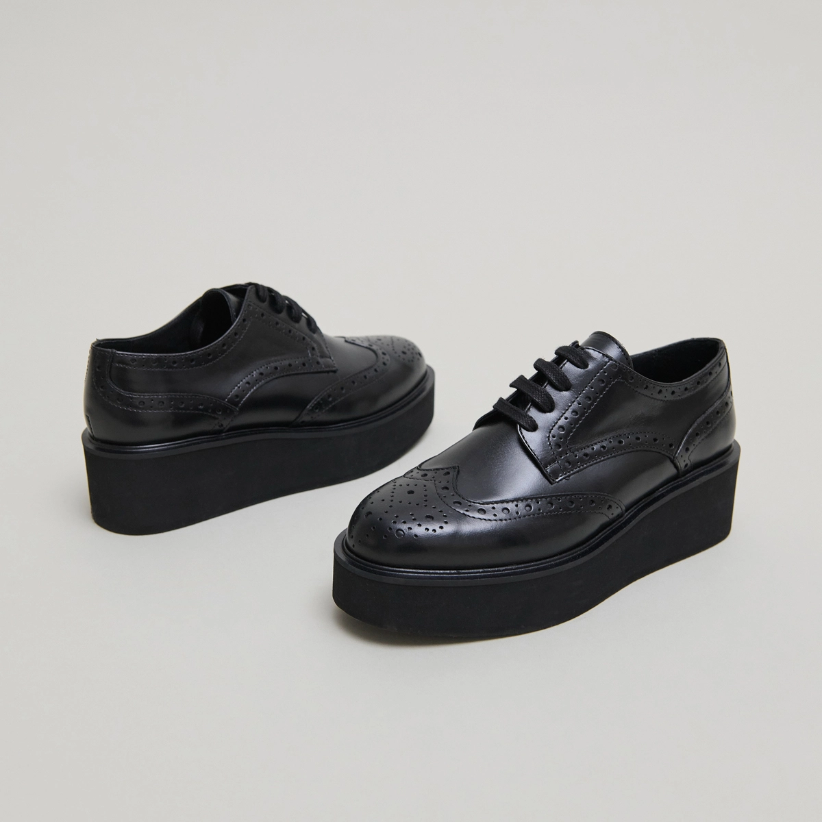Wedge derbies in black leather | ADRIELLE