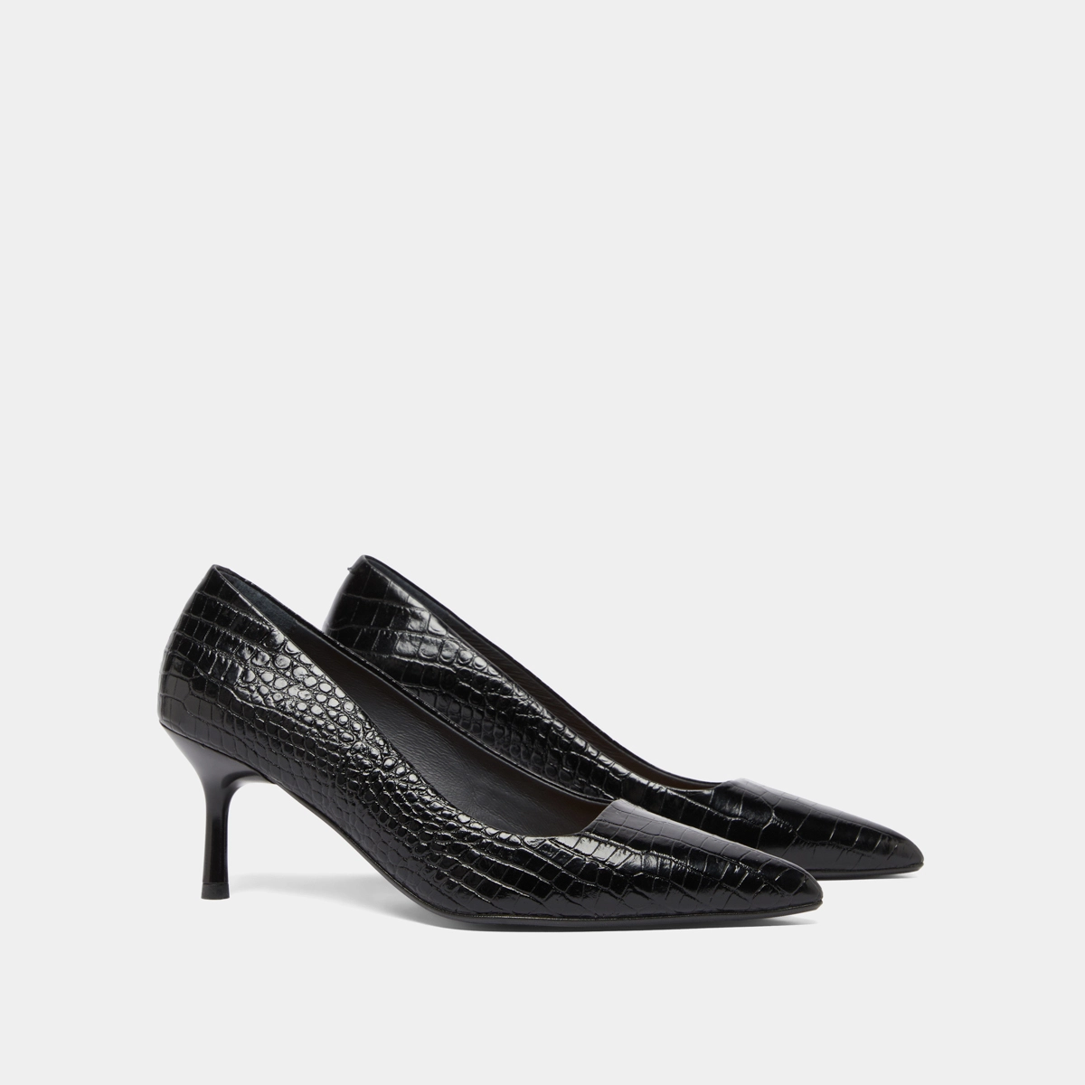 Pumps with pointed toes in black reptile leather | DUNDEE