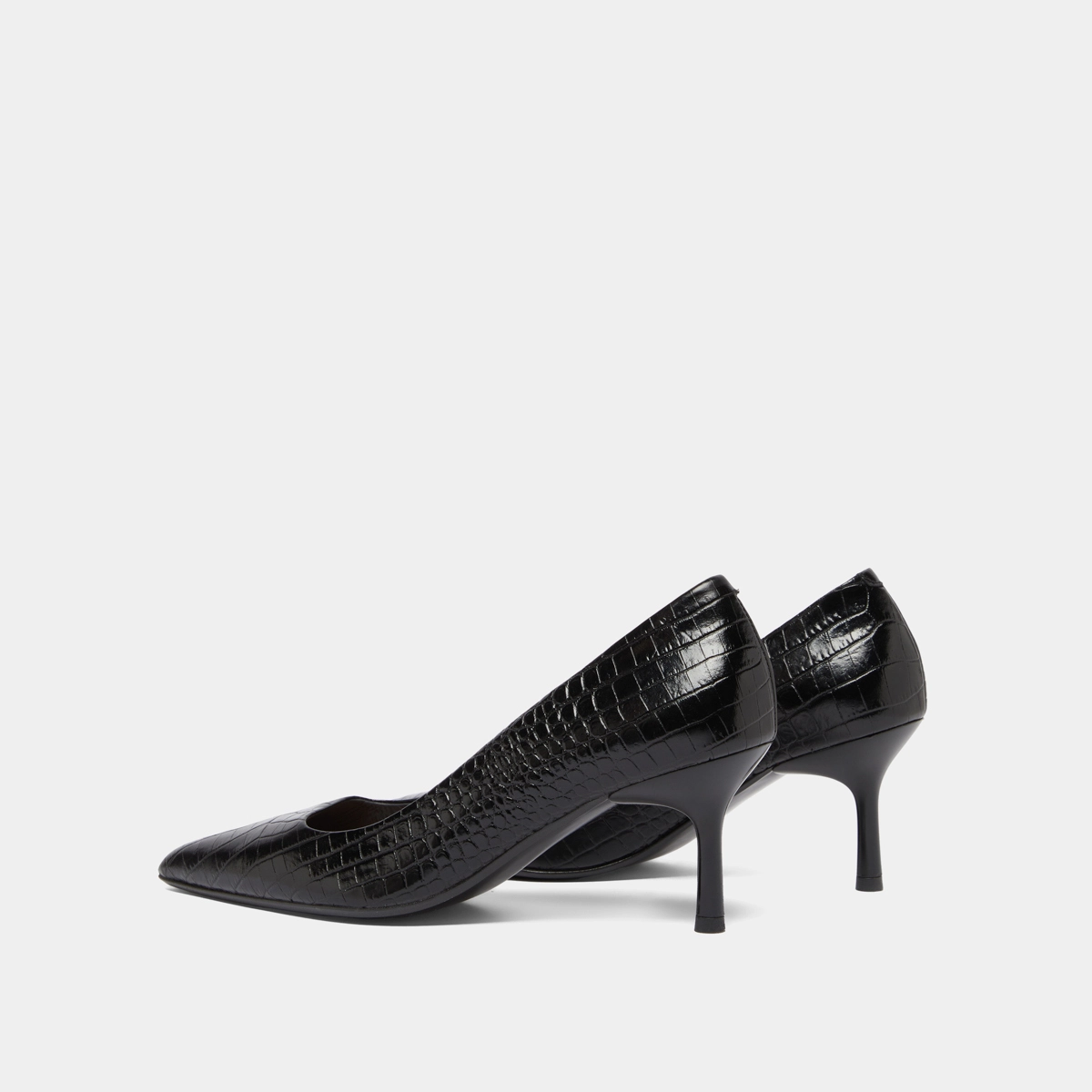 Pumps with pointed toes in black reptile leather | DUNDEE