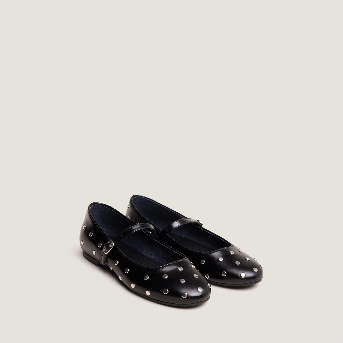 Ballet flats with straps in black leather | DANAELLE