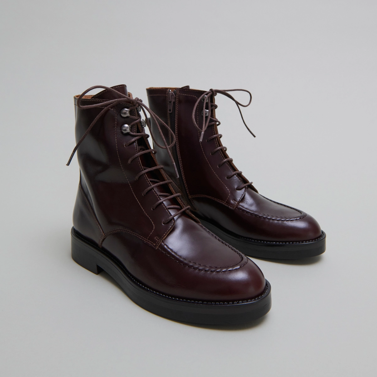 Lace-up lowboots in brown leather | ALIDA