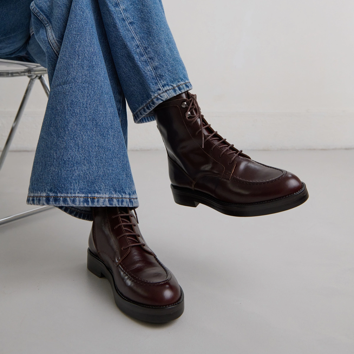 Lace-up lowboots in brown leather | ALIDA