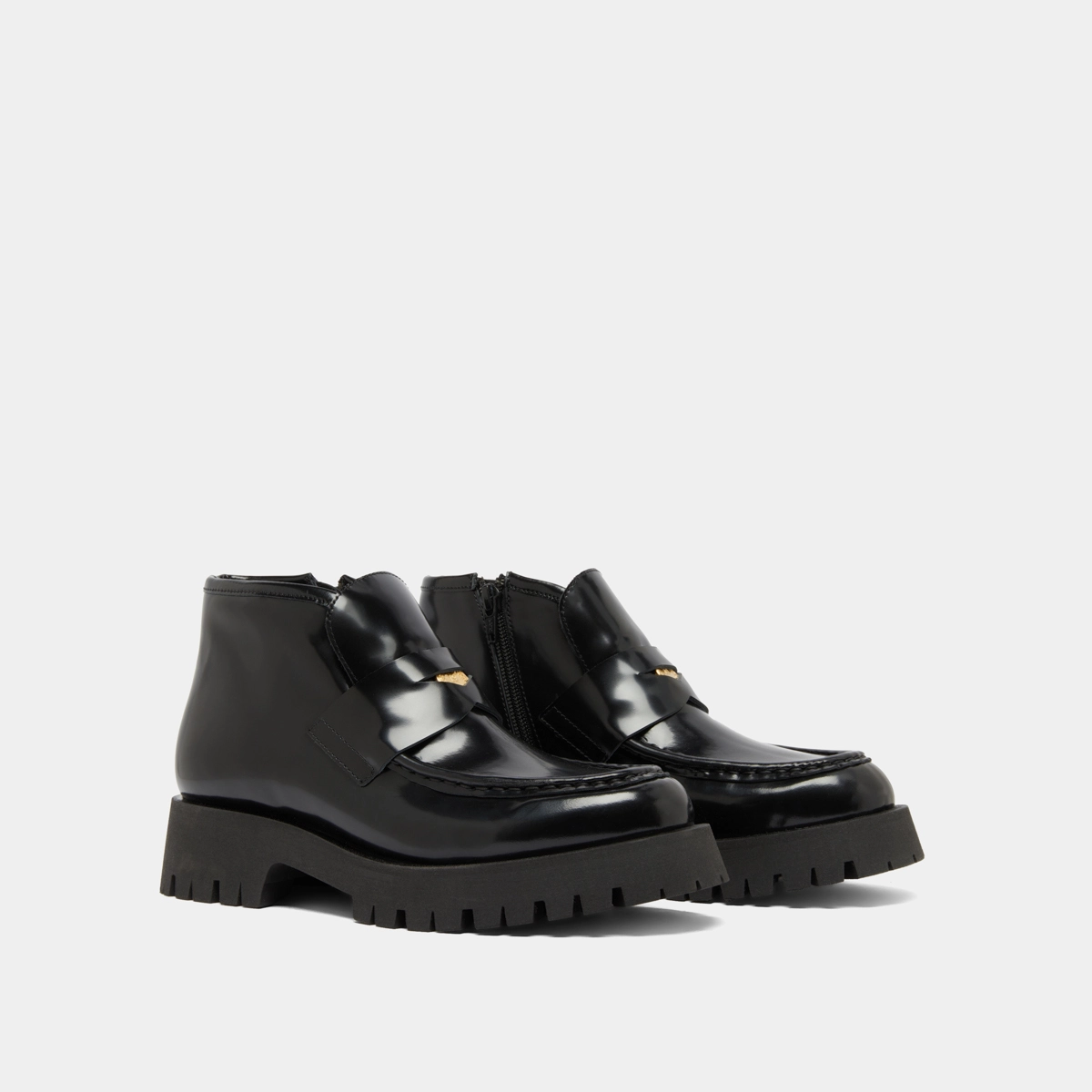Lowboots with gold details in black glazed leather | DESK