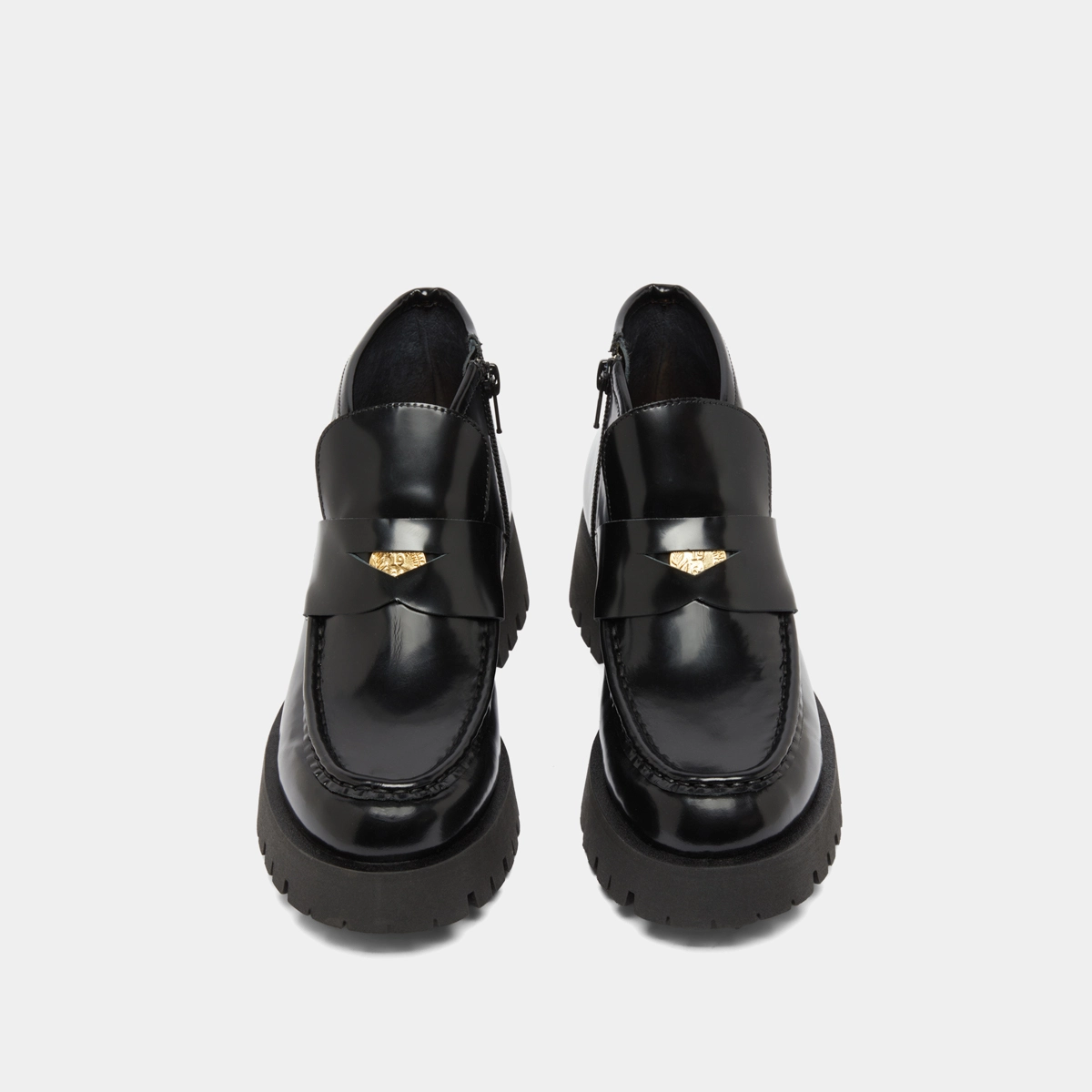 Lowboots with gold details in black glazed leather | DESK