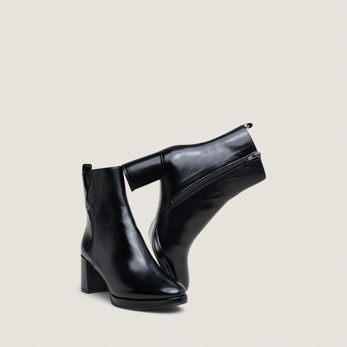 Ankle boots with heels in black leather | DIBRINA