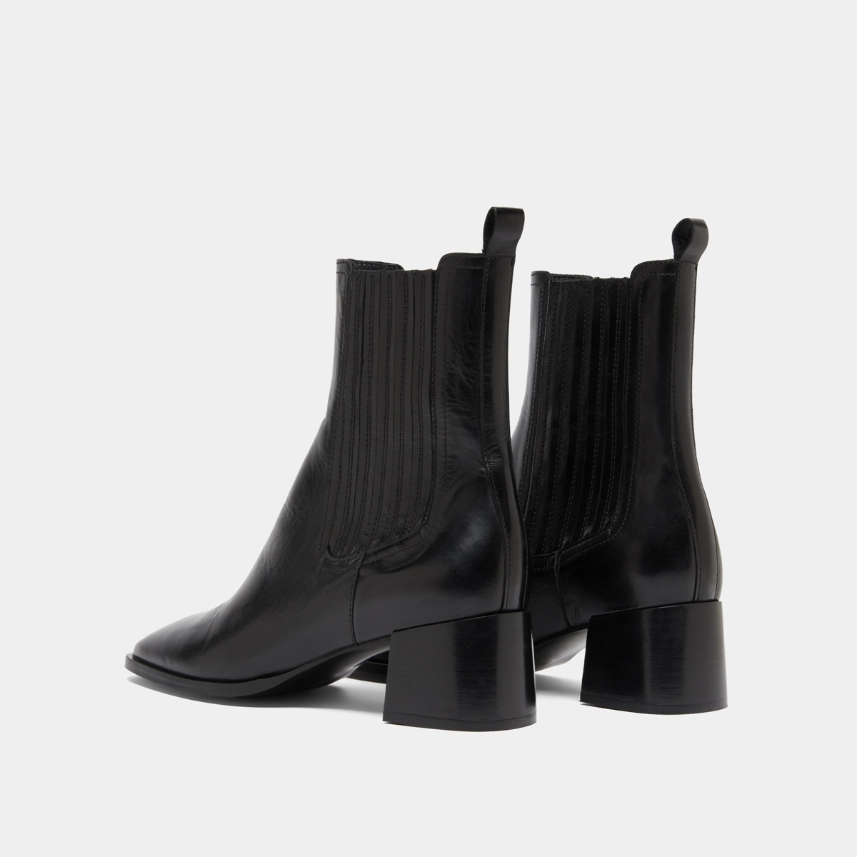 Gathered ankle boots in black leather | DINGO