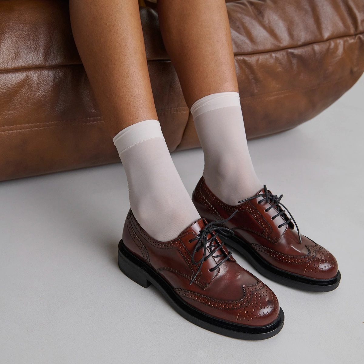 Openwork Derbies in brown glazed leather | DUERMO