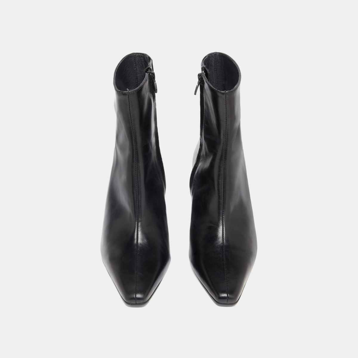 Ankle boots with wide heels in black leather | DYONISOS