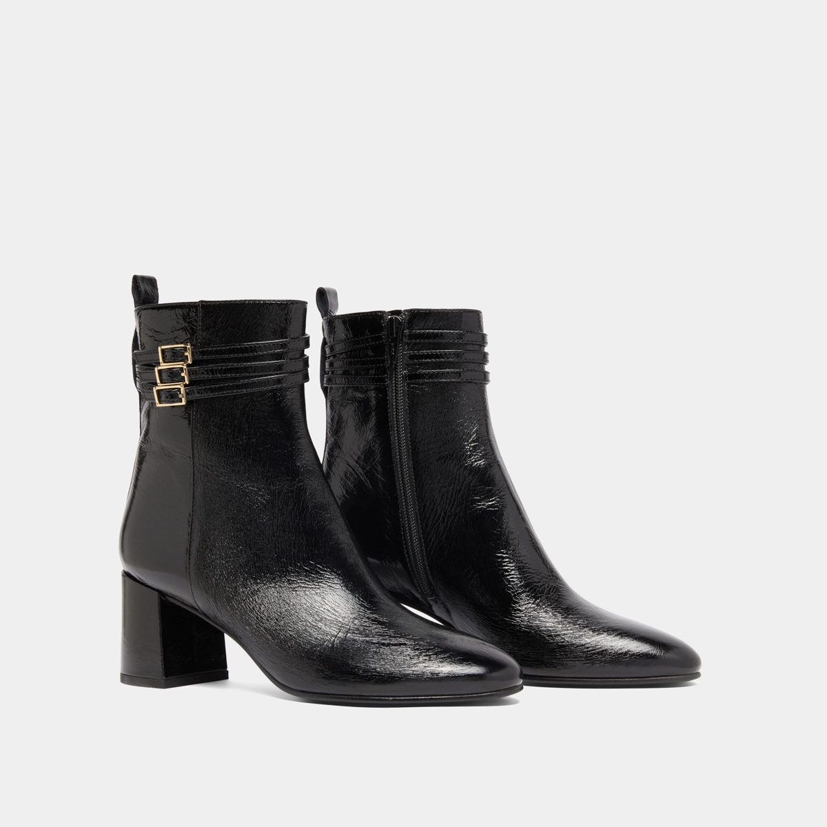 Buckle details ankle boots in black pleated patent | DURANO