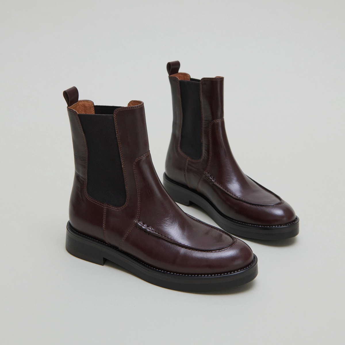 Lowboots with elastics in dark brown leather | ALLAN