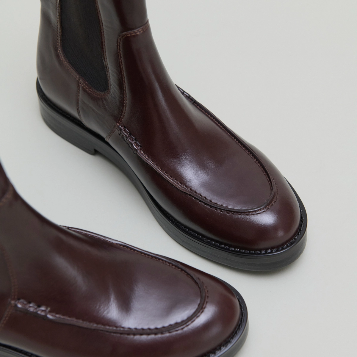 Lowboots with elastics in dark brown leather | ALLAN