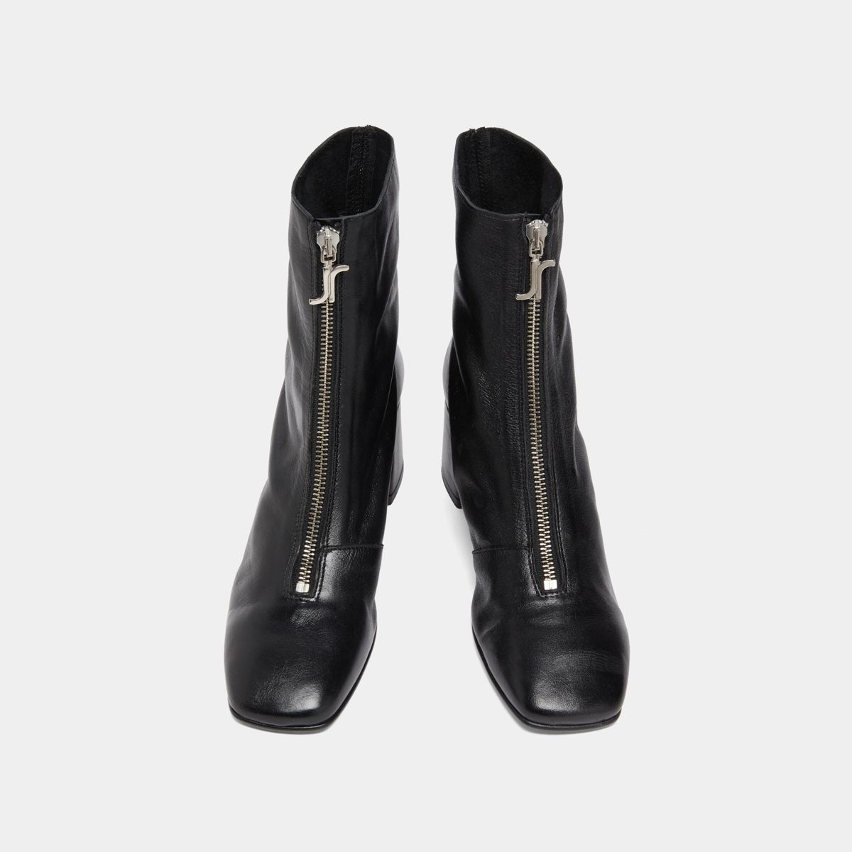 Front zip ankle boots in black leather | AMARYLLIS