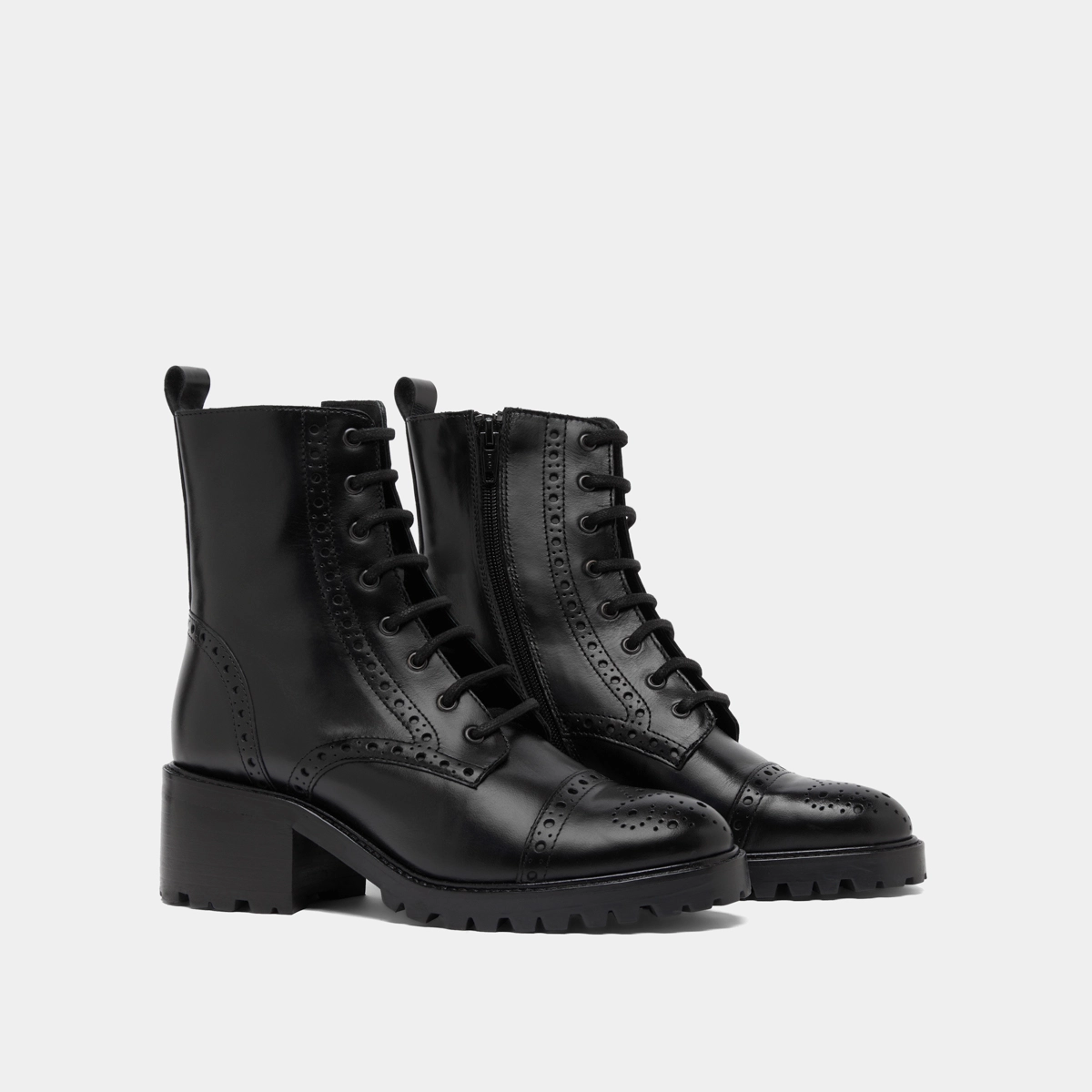 Heeled lowboots with laces in black leather | ANDERS