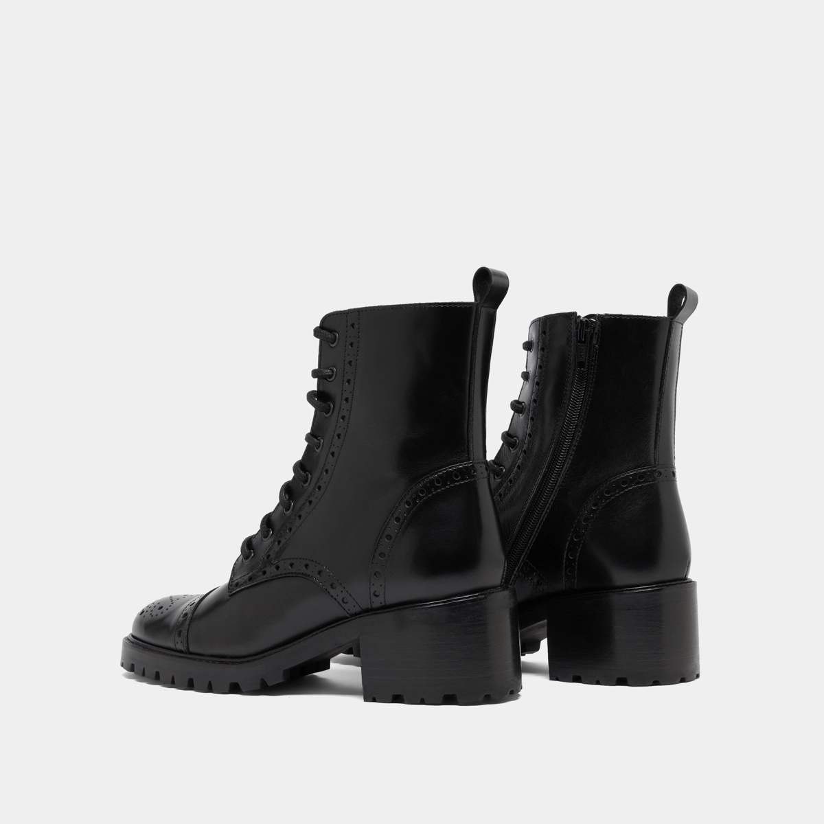 Heeled lowboots with laces in black leather | ANDERS