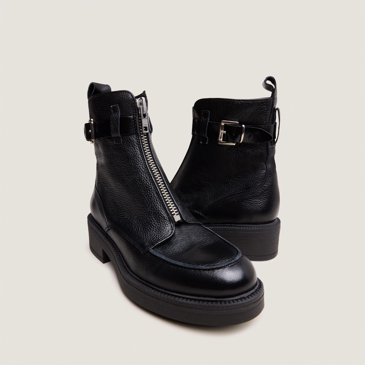 Lowboots with zips in grained leather and black leather | ARIO