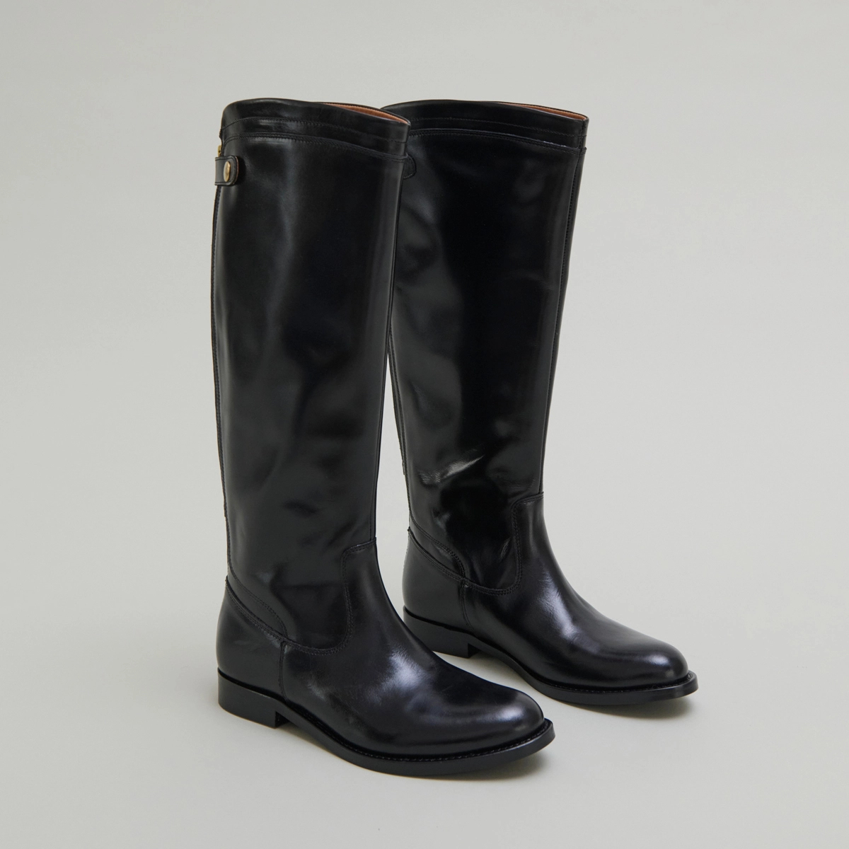 Boots with back zips in black leather | AUROS