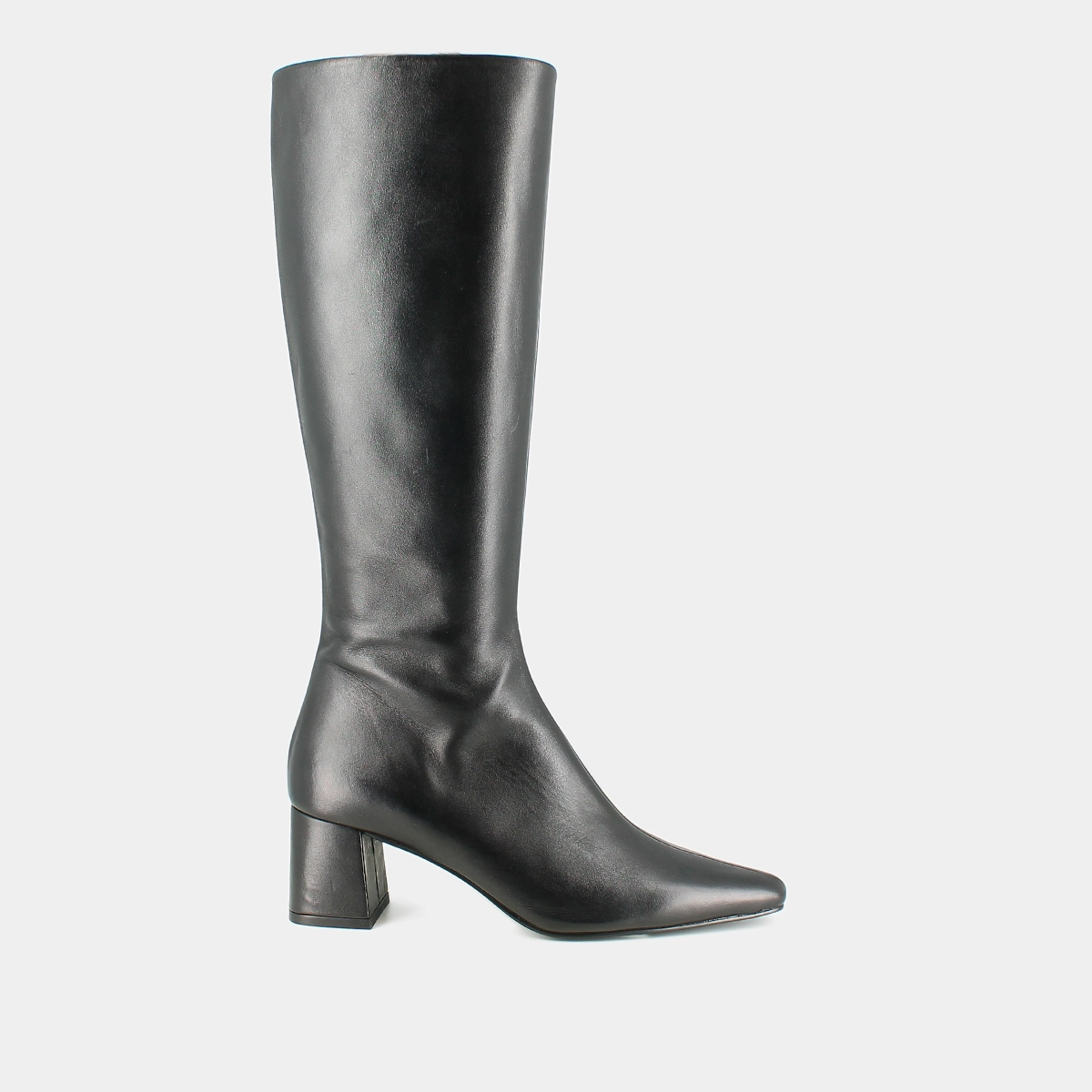Heeled boots with pointed toes in black leather | DIONY