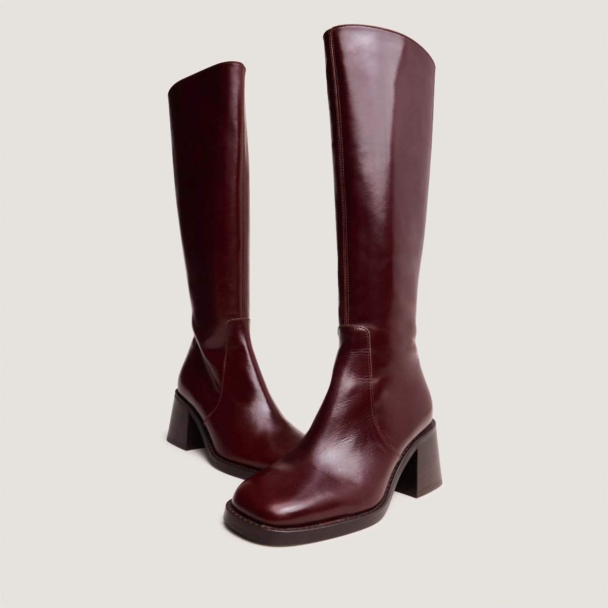 Heeled boots with squared toes in brown leather | DIOU