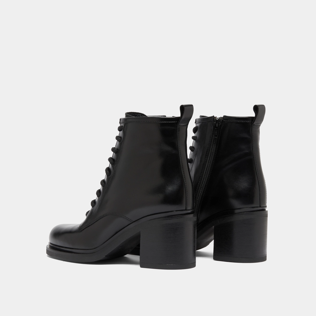 Heeled lowboots with laces in black leather | DUPLEX