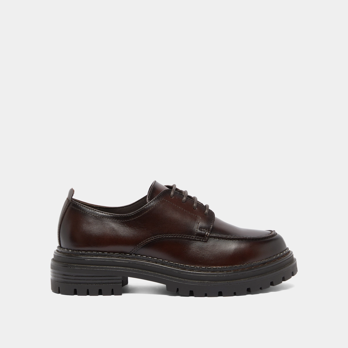 Derbies with notched soles in red-brown leather | ADALOU