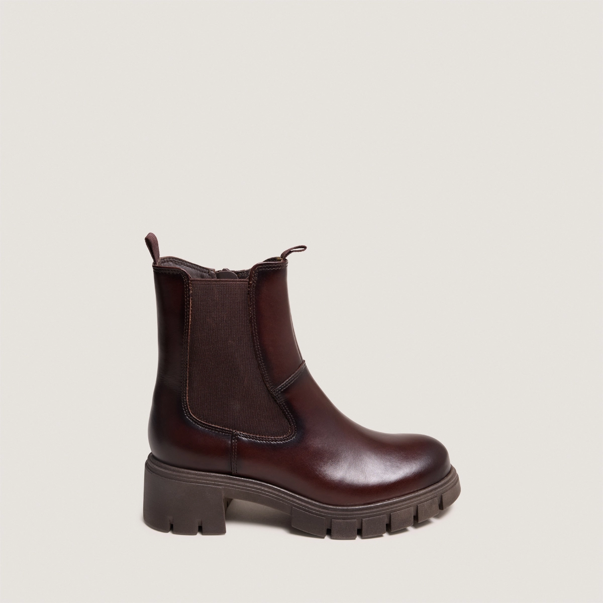 Lowboots with notched soles and round toes in red-brown leather | ARONA