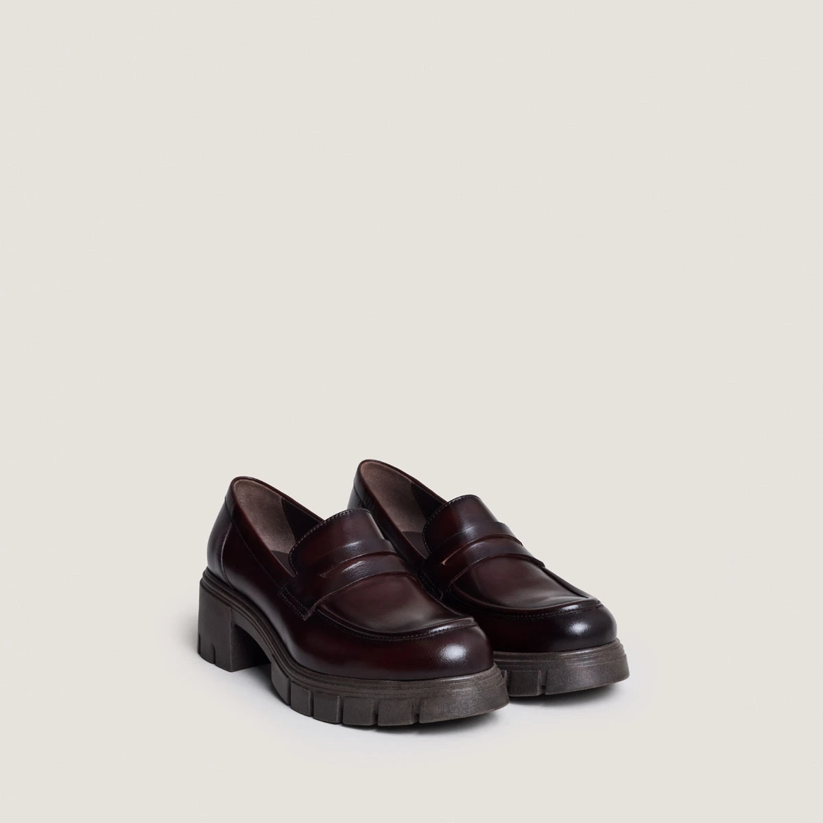 Loafers with notched soles in red-brown leather | ARON