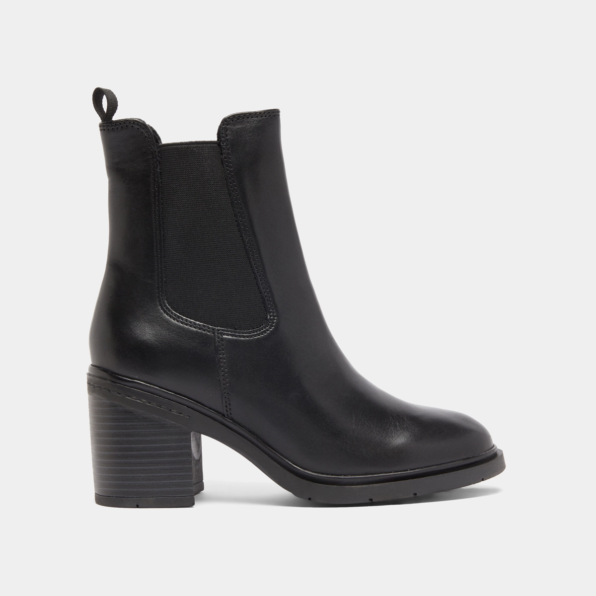 Elasticated ankle boots with rounded toes in black leather | ATILA