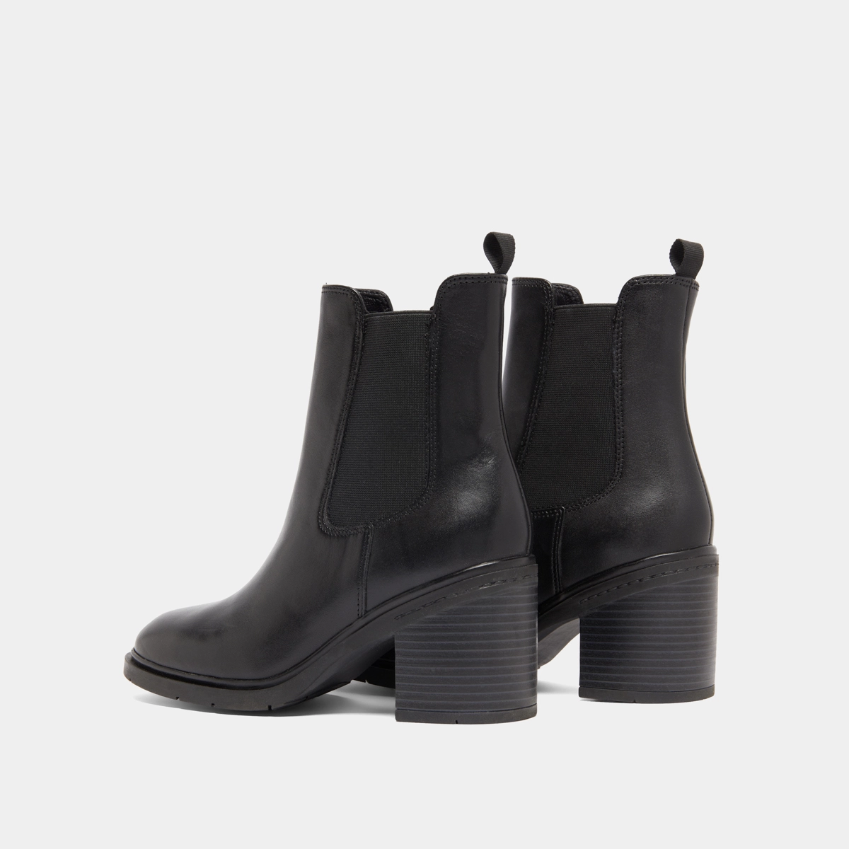 Elasticated ankle boots with rounded toes in black leather | ATILA