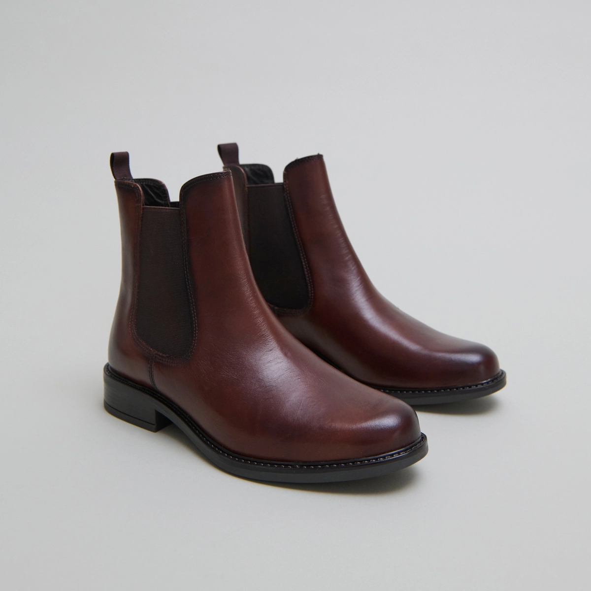 Lowboots with elastics and rounded toes in cognac leather | AUDRY